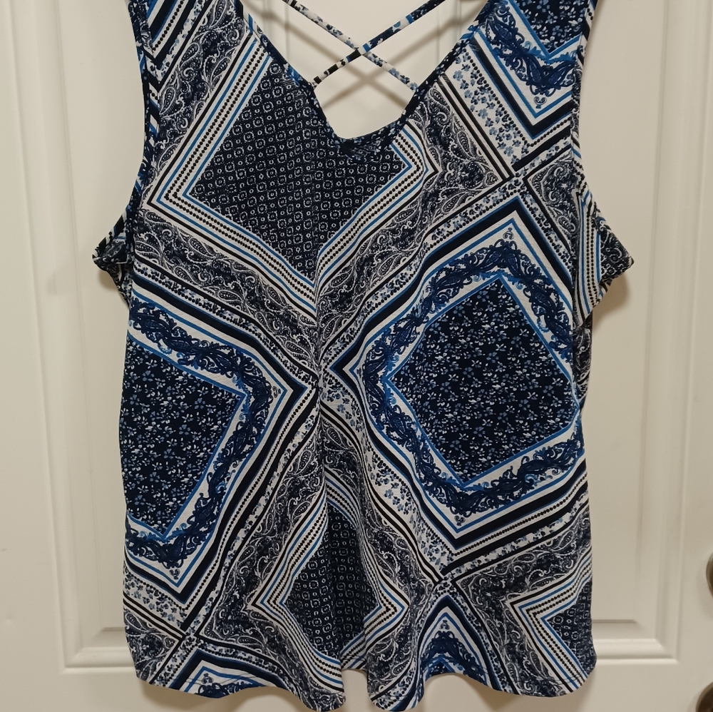 PerSeption Women strappy back paisley tank - Picture 4 of 6